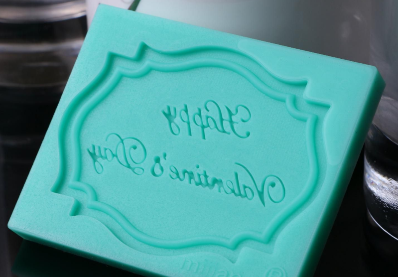 硅膠模具的使用技巧,什么是硅膠模具,硅膠模具和樹脂模具的區(qū)別 硅膠模具的使用技巧,什么是硅膠模具,硅膠模具和樹脂模具的區(qū)別